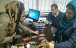 بسته بندی هدایای گروه «مپنا» با همراهی هنرمندان تئاتر 2