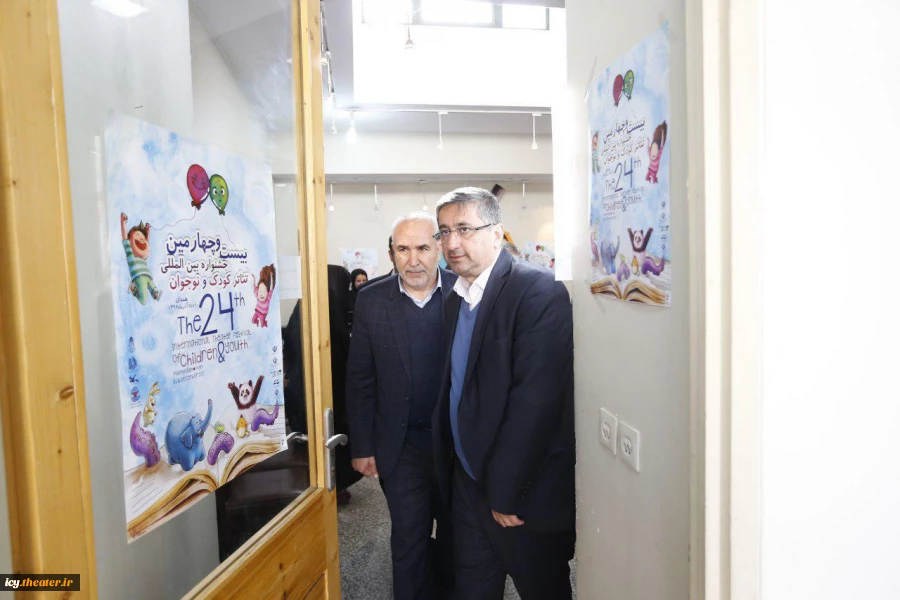 بازدید سید سعید شاهرخی، معاون سیاسی امنیتی استاندار همدان از ستاد برگزاری جشنواره بین المللی تئاتر کودک و نوجوان