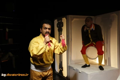 نمایش پسرها تنهایند - کارگردان جواد رحیم