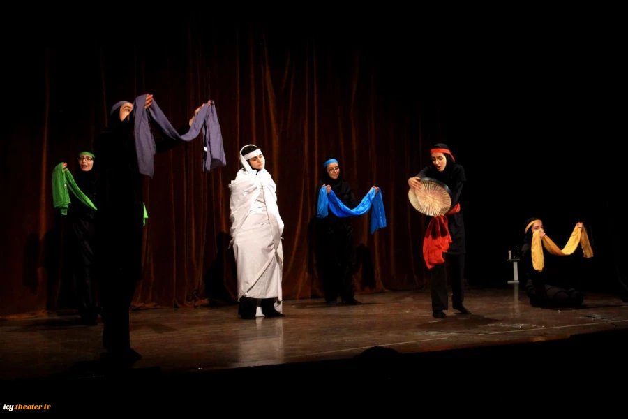 گزارش تصویری نمابش " خودشکن آینه شکستن خطاست"