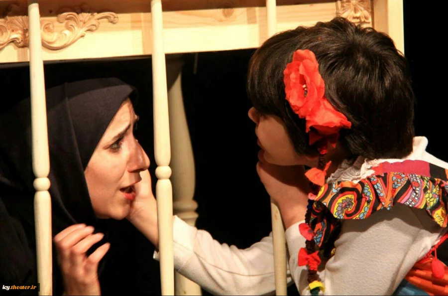 گزارش تصویری نمایش " نجات مادر"