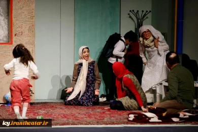 گزارش تصویری نمایش " عقل صورتی"