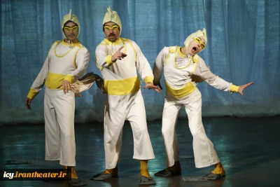 نمایش دفتر خاطرات جوجه اردک زشت