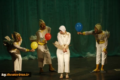 نمایش دفتر خاطرات جوجه اردک زشت