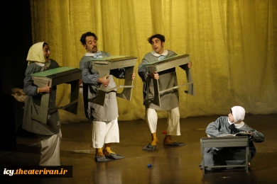 نمایش دفتر خاطرات جوجه اردک زشت