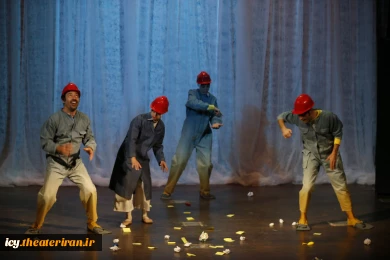نمایش دفتر خاطرات جوجه اردک زشت