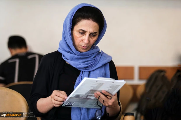 چالش بالا رفتن نرخ ارز در بخش بین‌الملل/ مشکل را حل می‌کنیم
 2