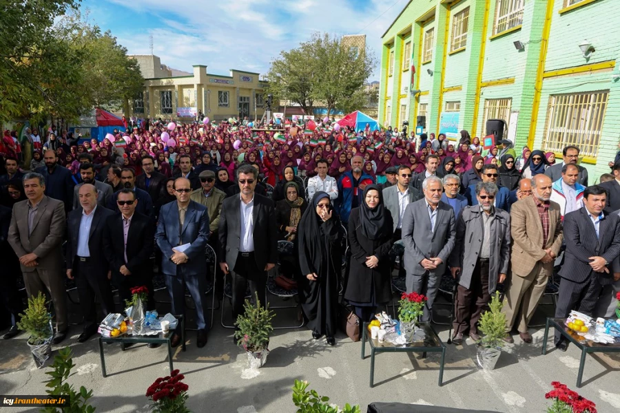 مراسم رونمایی از پوستر بیست و پنجمین جشنواره بین المللی تئاتر کودک و نوجوان