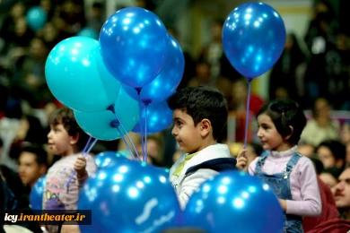شادپیمایی و افتتاحیه جشنواره بیست و پنجم