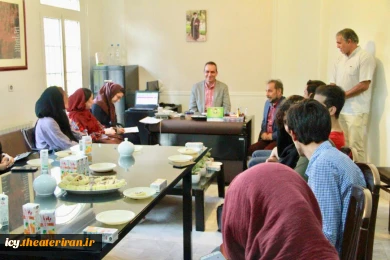 دورهمی صمیمانه ی دبیر بیست و ششمین جشنواره ی بین المللی تئاتر کودک و نوجوان با اصحاب رسانه