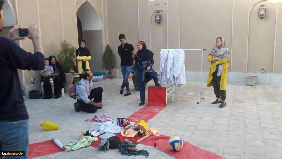 انگیزه حضور در جشنواره تئاتر کودک و نوجوان همدان باعث شده هنرمندان آثار با کیفیت تولید کنند 2