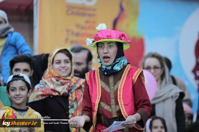 #گزارش_تصویری
اجرای خیابانی "مرغ،درخت،گل" از مشهد به کارگردانی غلامرضا محمدی   
