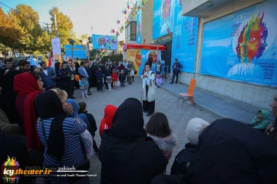 #گزارش_تصویری
اجرای خیابانی "نقالی بیژن و منیژه" از مازندران به کارگردانی مرجان حسین نشتایی

