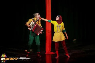 #گزارش_تصویری
اجرای نمایش  "سیلک ماندراگورا" از کشور آرژانتین به کارگردانی خوان کروز براکامونته

