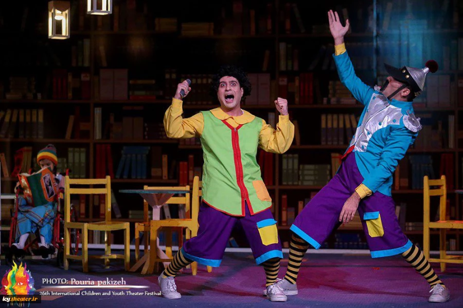 #گزارش_تصویری
اجرای نمایش "عموی عجیب بزرگ کوچک من" از تهران به کارگردانی ناصر آویژه


