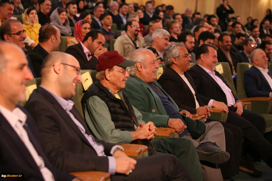 برگزیدگان بیست و ششمین جشنواره بین‌المللی تئاتر کودک و نوجوان همدان در مراسم اختتامیه معرفی شدند. 5