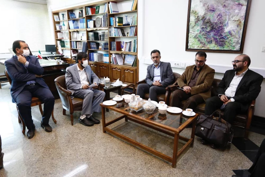مدیرکل هنرهای نمایشی کشور:
تئاتر باید در سبد فرهنگی خانواده ها قرار بگیرد 2
