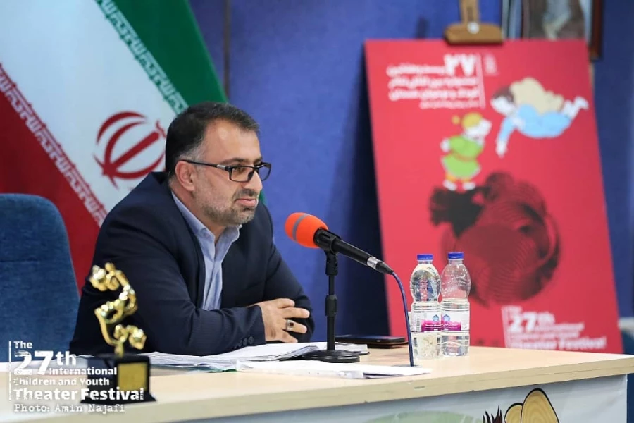 در نشست بیست و هفتمین جشنواره بین‌المللی نمایش کودک و نوجوان مطرح شد؛ 9