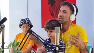 جشنواره بین‌المللی تئاتر کودک و نوجوان با رادیو کمپر به شهرهای اطراف همدان می‌رود/

برگزاری کارگاه‌های نمایش رادیویی بداهه برای کودکان