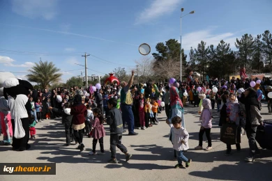 جشن شادپیمایی عروسک‌ها در شهر اردکان - عکس: عکس: عرفان دهقان