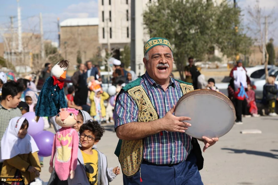 جشن شادپیمایی عروسک‌ها در شهر اردکان - عکس: عکس: عرفان دهقان