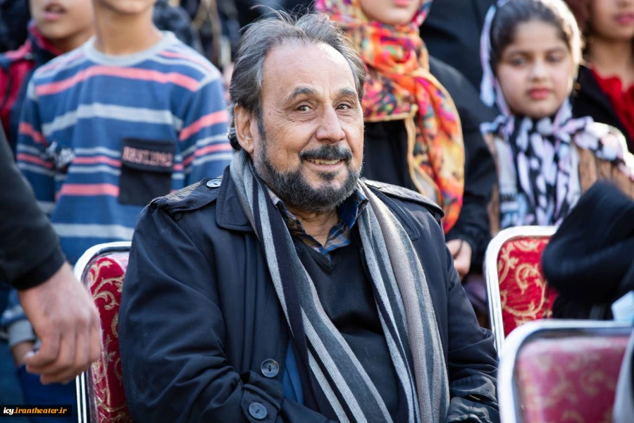 هنرمندان در افتتاحیه جشنواره تئاتر کودک و نوجوان در اردکان- عکس: ریحانه خواجه منصوری