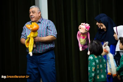 کارگاه آموزشی مجتبی کاظمی- عکس: ریحانه خواجه منصوری
تالار اصلی شهر خورشید میبد / 1402/12/01