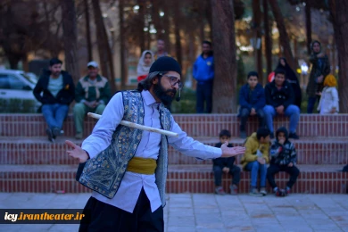 نمایش خیابانی «خمره»- عکس: یاسین مهدیزاده