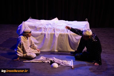 نمایش «هیولا که ترس ندارد» - پلاتو کاووسی- عکس: ریحانه خواجه منصوری