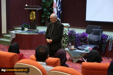 کارگاه نمایشنامه نویسی در سالن تحقیقات سالمندان - عکس: عرفان دهقان
