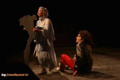 نمایش «دنیای صدرنگ» - عکس: یاسین مهدیزاده
کارگردان : حمیدرضا حسینعلی /  پلاتو کاووسی 1 / 1402/12/02