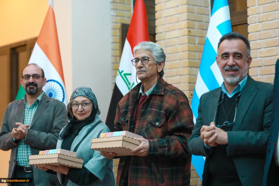 مراسم تجلیل و بدرقه هیات داوران جشنواره تئاتر کودک و نوجوان اردکان- کاخ جشنواره - عکس: سبحان جعفری