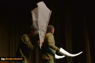 نمایش «گوش کن»-  عکس: یاسین مهدیزاده
کارگردان : هلانها مکوانزی / تالار هنر/ 1402/12/05