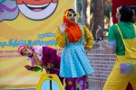 نمایش خیابانی «روزی روزگاری در سرزمین زباله‌ها»- عکس: ریحانه خواجه منصوری