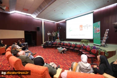 سخنرانی عمران خان از هندوستان- مرکز تحقیقات سالمندان اردکان- عکس: سبحان جعفری
