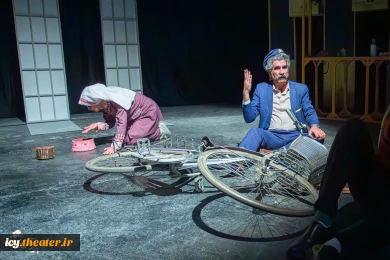 نمایش «شکلات فرنگی»- عکس: پرتو جغتایی
کارگردان : محمدرضا مالکی / تالار کاووسی پلاتو 1 / 1402/12/05