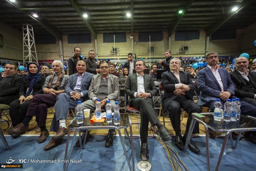 گزارش تصویری از افتتاحیه بیست و پنجمین جشنواره بین المللی تئاتر کودک و نوجوان همدان
عکس ها ازمحمد امین نجفی - باشگاه خبرنگاران جوان