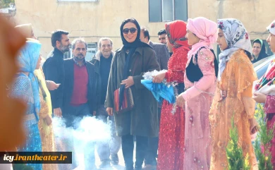 گزارش تصویری از رونمایی پوستر بیست و پنجمین جشنواره بین المللی تئاتر کودک و نوجوان همدان
عکس ها از محسن سعیدی