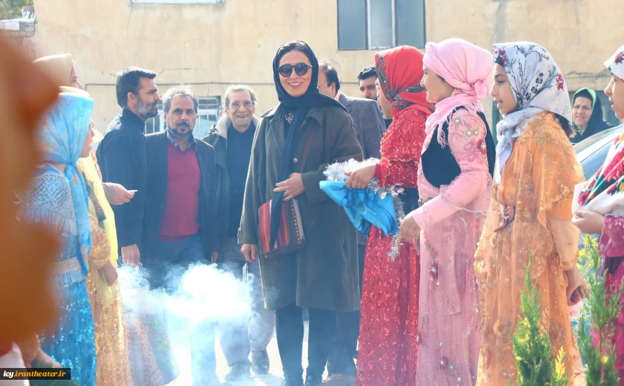 گزارش تصویری از رونمایی پوستر بیست و پنجمین جشنواره بین المللی تئاتر کودک و نوجوان همدان
عکس ها از محسن سعیدی