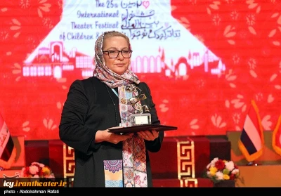 گزارش تصویری از اختتامیه بیست و پنجمین جشنواره بین المللی تئاتر کودک و نوجوان همدان
عکس ها از  عبدالرحمان رأفتی - خبرگزاری تسنیم