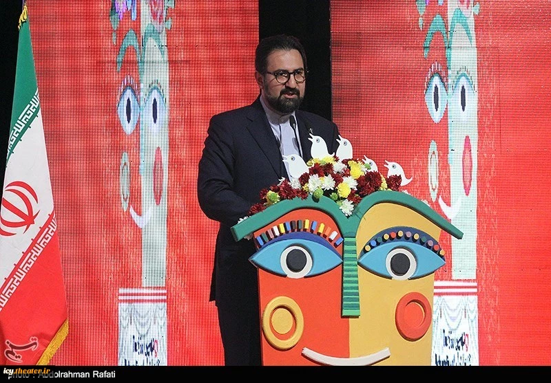 گزارش تصویری از اختتامیه بیست و پنجمین جشنواره بین المللی تئاتر کودک و نوجوان همدان
عکس ها از  عبدالرحمان رأفتی - خبرگزاری تسنیم
