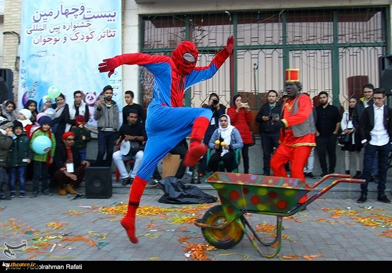 گزارش تصویری از اجرای نمایش های بیست و چهارمین جشنواره بین المللی تئاتر کودک و نوجوان همدان
عکس ها از  عبدالرحمان رأفتی - خبرگزاری تسنیم