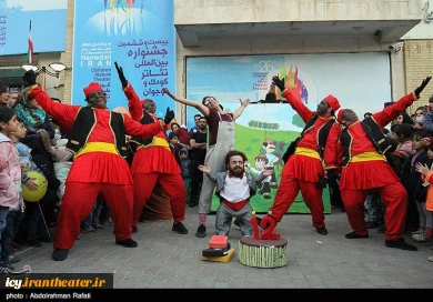 گزارش تصویری از اجرای نمایش های بیست و ششمین جشنواره بین المللی تئاتر کودک و نوجوان همدان
عکس ها از  عبدالرحمان رأفتی - خبرگزاری تسنیم