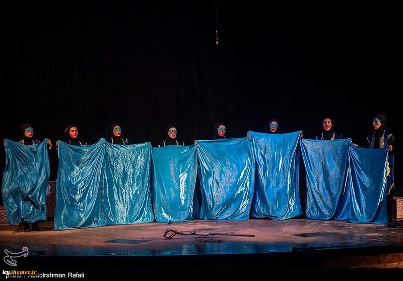 گزارش تصویری از اجرای نمایش های بیست و هفتمین جشنواره بین المللی تئاتر کودک و نوجوان همدان
عکس ها از  عبدالرحمان رأفتی - خبرگزاری تسنیم