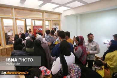 گزارش تصویری از اجرای نمایش های بیست و هفتمین جشنواره بین المللی تئاتر کودک و نوجوان همدان
عکس ها از  پوریا پاکیزه - خبرگزاری ایسنا