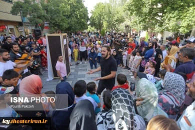 گزارش تصویری از اجرای نمایش های بیست و هفتمین جشنواره بین المللی تئاتر کودک و نوجوان همدان
عکس ها از  پوریا پاکیزه - خبرگزاری ایسنا / سری دوم