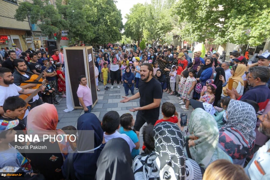 گزارش تصویری از اجرای نمایش های بیست و هفتمین جشنواره بین المللی تئاتر کودک و نوجوان همدان
عکس ها از  پوریا پاکیزه - خبرگزاری ایسنا / سری دوم