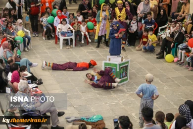 گزارش تصویری از اجرای نمایش های بیست و هفتمین جشنواره بین المللی تئاتر کودک و نوجوان همدان
عکس ها از  پوریا پاکیزه - خبرگزاری ایسنا / سری دوم