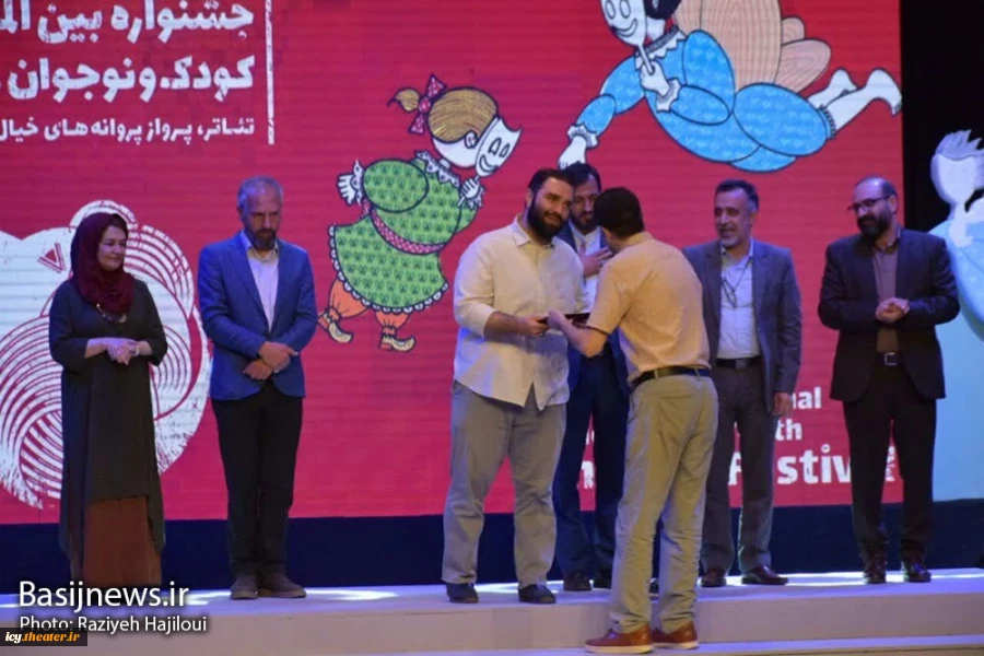 گزارش تصویری از اختتامیه بیست و هفتمین جشنواره بین المللی تئاتر کودک و نوجوان همدان
عکس ها از  راضیه حاجیلویی - خبرگزاری بسیج / سری اول
