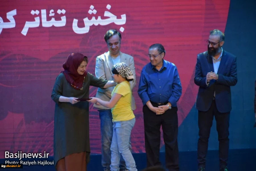 گزارش تصویری از اختتامیه بیست و هفتمین جشنواره بین المللی تئاتر کودک و نوجوان همدان
عکس ها از  راضیه حاجیلویی - خبرگزاری بسیج / سری اول